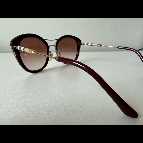 Burberry Check Detail Round Frame Sunglasses - Picture 10 of 14